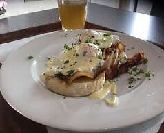 Thornton Lodge Motel