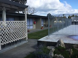 Thornton Lodge Motel