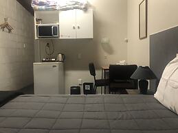 Thornton Lodge Motel