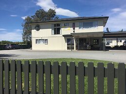 Thornton Lodge Motel