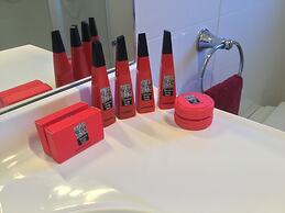 Thornton Lodge Motel