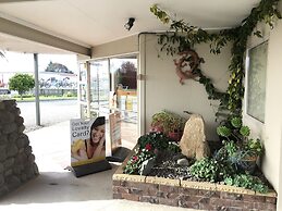 Thornton Lodge Motel