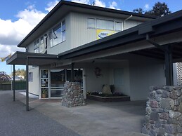 Thornton Lodge Motel