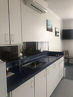 Thornton Lodge Motel