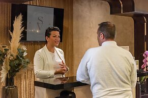 Zenitude Hotel la Valadiere, Ascend Hotel Collection
