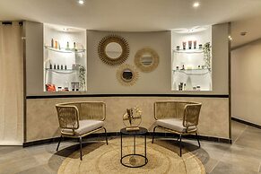 Zenitude Hotel la Valadiere, Ascend Hotel Collection