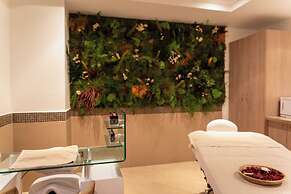 Zenitude Hotel la Valadiere, Ascend Hotel Collection