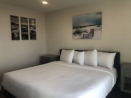 Sailor Jack's Oceanfront Inn