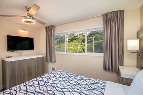 Sailor Jack's Oceanfront Inn