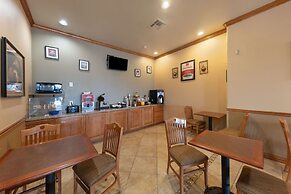 Econo Lodge Inn & Suites Bridgeport