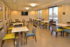 Comfort Inn & Suites Victoria North