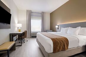 Comfort Inn & Suites Victoria North