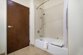 Comfort Inn & Suites Victoria North