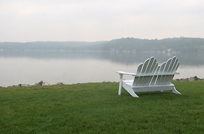Bay Pointe Inn