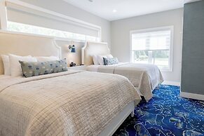 Bay Pointe Inn
