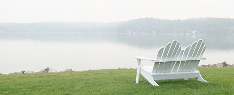 Bay Pointe Inn