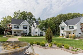 Bay Pointe Inn