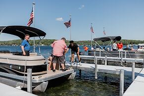 Bay Pointe Inn