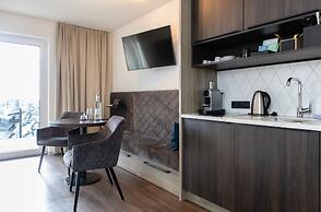 GLEMM by AvenidA Superior Hotel & Residences