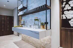 GLEMM by AvenidA Superior Hotel & Residences