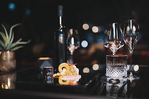 GLEMM by AvenidA Superior Hotel & Residences