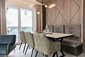 GLEMM by AvenidA Superior Hotel & Residences