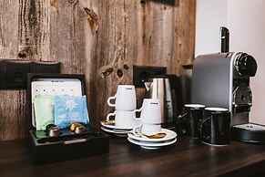 GLEMM by AvenidA Superior Hotel & Residences