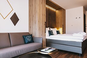 GLEMM by AvenidA Superior Hotel & Residences