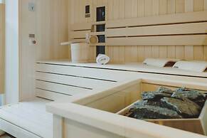 GLEMM by AvenidA Superior Hotel & Residences