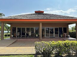 Elmina Bay Resort
