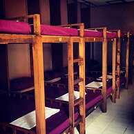 Wok & The Much Rooms - Hostel