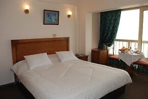 Royal Crown Hotel