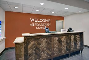 Hampton Inn & Suites Robbinsville