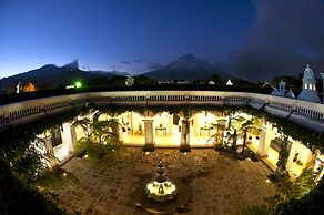 Pensativo House Hotel