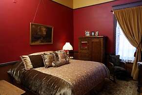 Martin & Mason Hotel