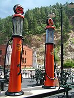 Martin & Mason Hotel