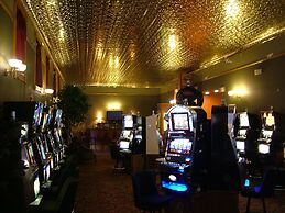 Martin & Mason Hotel