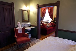 Martin & Mason Hotel