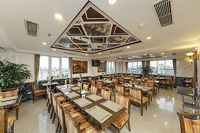 Chalcedony Grand Hotel