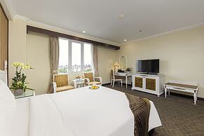 Chalcedony Grand Hotel