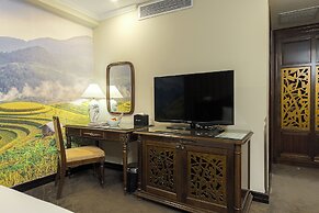 Chalcedony Grand Hotel