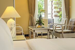 Chalcedony Grand Hotel