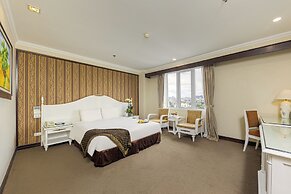 Chalcedony Grand Hotel