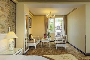 Chalcedony Grand Hotel