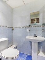 OYO VII Hotel & Indian Restaurant