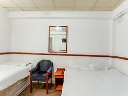 OYO VII Hotel & Indian Restaurant