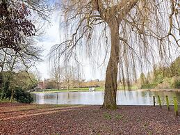 OYO VII Hotel & Indian Restaurant