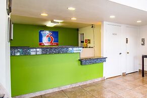 Studio 6 Cypress, CA