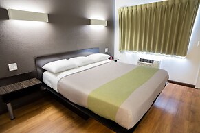 Studio 6 Cypress, CA