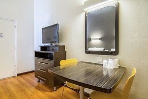 Studio 6 Cypress, CA